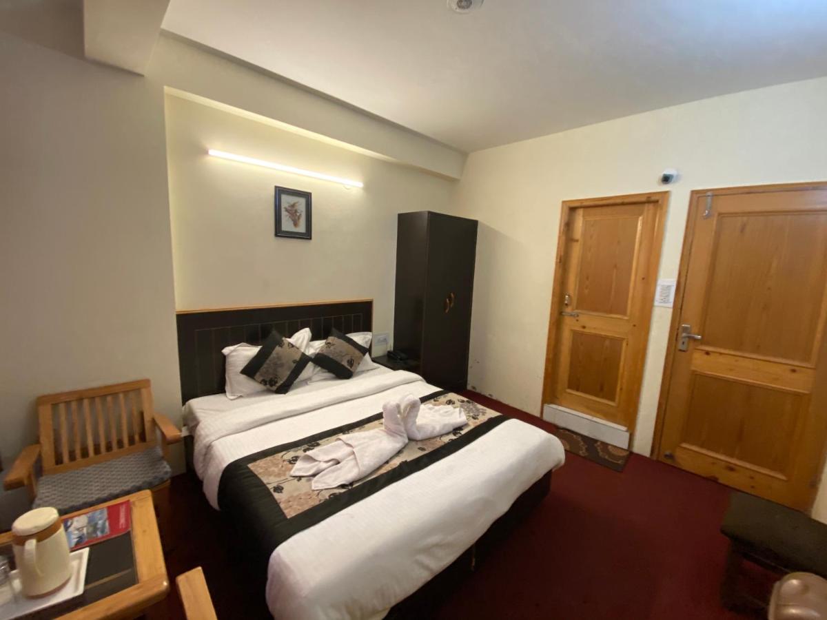 The Destination Manali Hotel Exterior photo